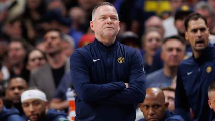 Informe: Carolina del Norte contrata a un ex campeón de la NBA como nuevo entrenador principal.
