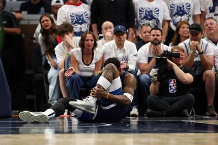 ACTUALIZACIÓN Lesión de Anthony Edwards: La estrella abandona el cuarto partido de los Timberwolves con un aparente problema en la rodilla.