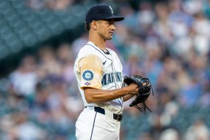 Jugador de los Seattle Mariners adquirido oficialmente por un nuevo equipo de la MLB.