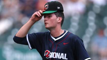 JR Ritchie, la principal promesa de los Bravos, sufrió una dura derrota en su debut en las Grandes Ligas contra los Nacionales.