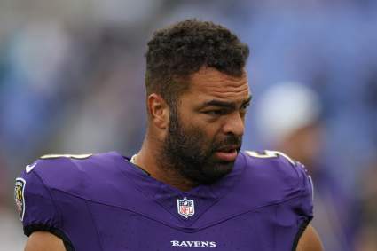 Kyle Van Noy contempla la posibilidad de reunirse con los Ravens bajo la dirección del nuevo entrenador Jesse Minter.