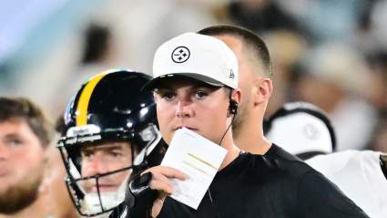 El mariscal de campo ganador del Super Bowl de los Steelers desafía a Will Howard.