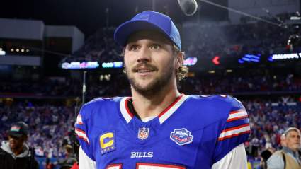 El mariscal de campo de los Bills, Josh Allen, se enfrenta a una importante predicción para la temporada 2026 de la NFL.