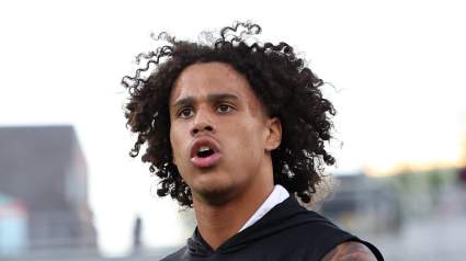 Un posible objetivo de los Chiefs para la primera ronda del draft acaba de mejorar significativamente su posición.