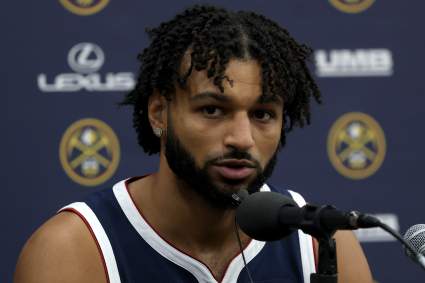 Los Denver Nuggets hacen un anuncio sobre Jamal Murray antes del partido contra los Thunder.