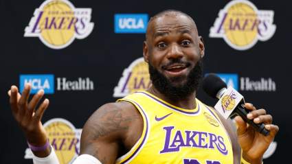Los Lakers podrían estar "suplicándole a LeBron James que se quede" después de la serie contra los Rockets.
