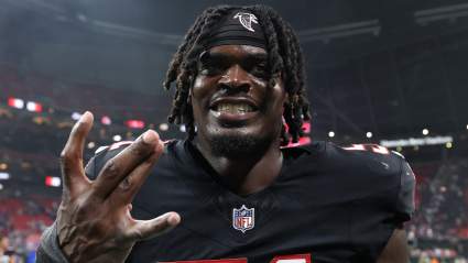 Un linebacker agente libre evita a los Buccaneers para fichar por un odiado rival de la NFC.