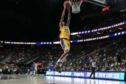 El mundo de la NBA reacciona al anuncio de Los Angeles Lakers sobre su decisión respecto a la plantilla antes de los playoffs.