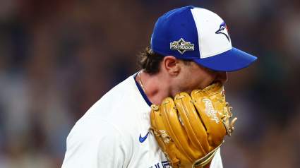 Los Blue Jays anuncian malas noticias sobre Shane Bieber.