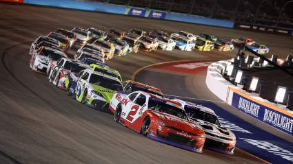 «Nadie pidió esto»: Los fanáticos de NASCAR critican duramente los comentarios sobre vehículos eléctricos en la serie de O'Reilly.
