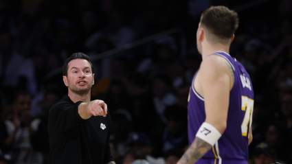 El entrenador de los Lakers, JJ Redick, admite lo sucedido con Luka Doncic tras la polémica por su lesión.