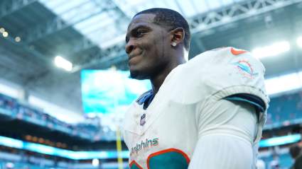 Los Dolphins incorporan a un corredor con más de 2000 yardas en medio de las negociaciones contractuales de De'Von Achane.