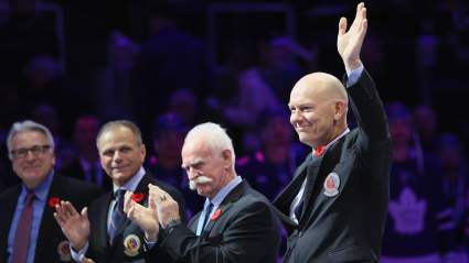Mats Sundin es considerado para un puesto directivo en los Maple Leafs.