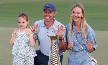 La esposa de Rory McIlroy desmiente los rumores de divorcio a través de su atuendo en el Torneo Masters.