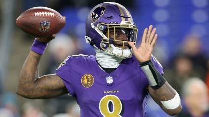 Los Ravens juegan a la espera durante la pretemporada con el mariscal de campo Lamar Jackson.