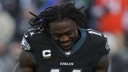 Los Patriots son los favoritos en las negociaciones por AJ Brown: Informe