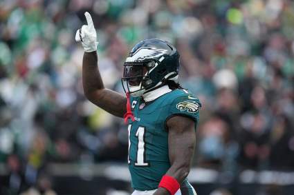 Los Patriots reciben una nueva actualización sobre las negociaciones con AJ Brown de parte del experto de la NFL, Albert Breer.