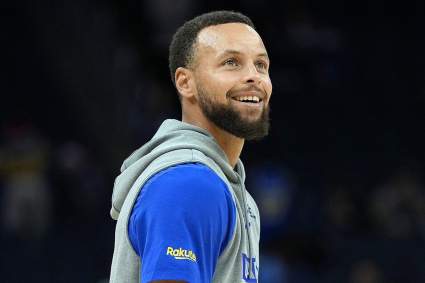 Steph Curry, de los Warriors, comparte un plan hilarante para recuperarse de su lesión de rodilla.