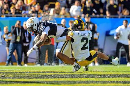 Los New Orleans Saints seleccionan a TJ Hall con la selección número 219.