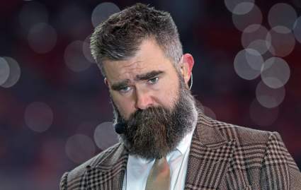 Jason Kelce critica duramente a los Lions por la polémica decisión sobre Frank Ragnow.