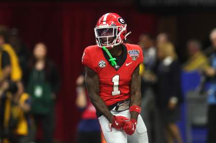 Los Atlanta Falcons seleccionan al receptor abierto de los Georgia Bulldogs, Zachariah Branch, con la selección número 79 en el Draft de la NFL.