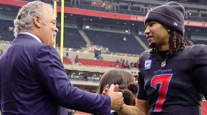 CJ Stroud recibe palabras reveladoras del propietario de los Texans, Cal McNair.