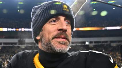 Aaron Rodgers recibe un reconocimiento único en medio de la incertidumbre de los Steelers.