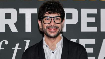 Tony Khan confirma su oferta de 7 mil millones de dólares para comprar la WWE a Vince McMahon.