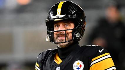 Los Steelers reciben noticias preocupantes sobre Aaron Rodgers antes del Draft de la NFL.