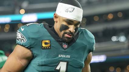 El mariscal de campo de los Eagles, Jalen Hurts, es criticado en un nuevo informe explosivo de ESPN.