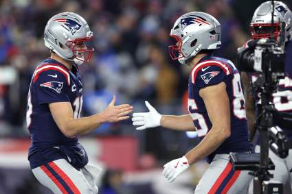 El ala cerrada de los Patriots, Hunter Henry, compartió su opinión sobre el mariscal de campo Drake Maye.