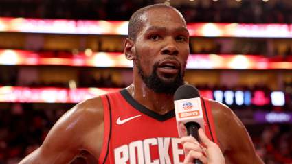 Los Rockets mantienen en secreto la situación de Kevin Durant antes del cuarto partido contra los Lakers.