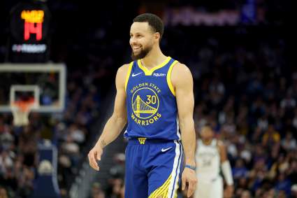 Los Warriors anuncian su quinteto inicial contra los Kings tras las noticias sobre Steph Curry.