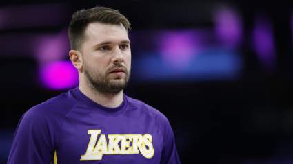 Los Lakers reciben malas noticias sobre el calendario de regreso de Luka Doncic antes del segundo partido contra los Rockets.