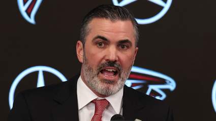 El entrenador en jefe de los Falcons, Kevin Stefanski, da una actualización sobre James Pearce tras las noticias sobre su entrenamiento de pretemporada.