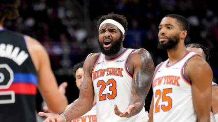 VIDEO: Mitchell Robinson de los Knicks protagoniza un acalorado altercado con Dyson Daniels; el árbitro lo empuja.
