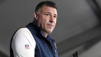 El entrenador en jefe de los Patriots aborda la inesperada ausencia del receptor abierto en el equipo.