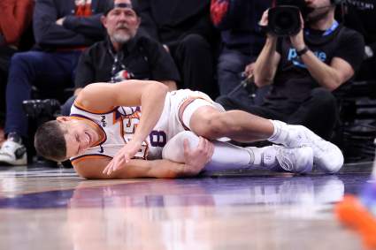 Los Phoenix Suns anuncian la llegada de Grayson Allen antes del partido contra los Trail Blazers.