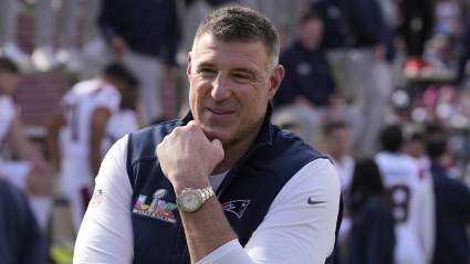 Fotos filtradas muestran a Mike Vrabel de los Patriots con un destacado reportero de la NFL.