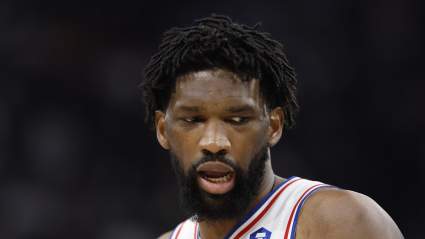 Joel Embiid, de los 76ers, envía un poderoso mensaje tras sorprender a los Celtics en el quinto partido.