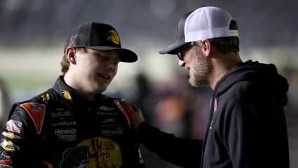 La reacción de Dale Earnhardt Jr. al vuelco del piloto: "Me sale humo de las orejas".