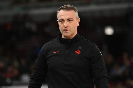 Los Toronto Raptors anuncian la rescisión del contrato de un jugador antes del partido contra los Knicks.