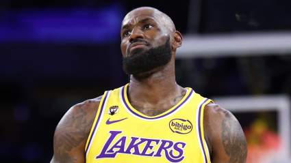 Los Lakers reciben una preocupante actualización sobre LeBron James justo antes de la serie de playoffs contra los Rockets.