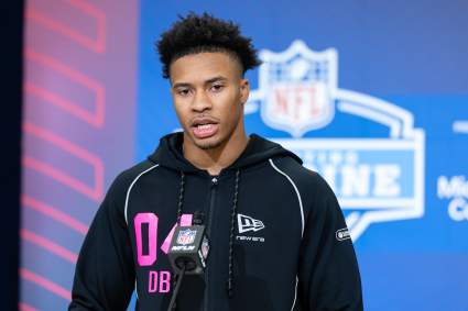 Que los Seahawks reciban a un defensor clave podría indicar que es una prioridad en el Draft de la NFL.