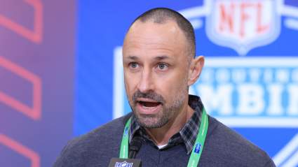 El gerente general de los Dolphins no escatima en gastos para el titular de 11 millones de dólares.