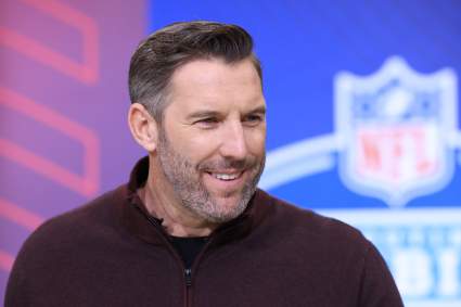 Adam Peters, de los Commanders, envía un mensaje claro sobre los intercambios con rivales el día del draft.