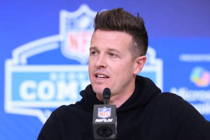 Según un simulacro de draft de The Athletic, los Arizona Cardinals elegirán a un ala defensiva en el puesto número 3.