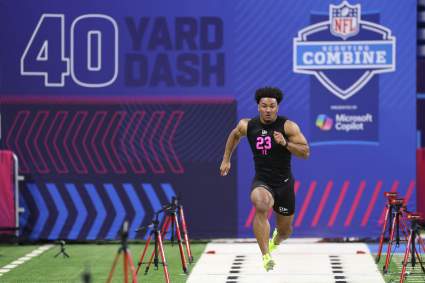 Según un informe, se espera que los Steelers seleccionen a un ala cerrada excepcional en la primera ronda del draft si está disponible.