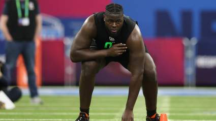 Con una envergadura descomunal de 87 pulgadas, Markel Bell, la selección de tercera ronda de los Eagles, está listo para alzar el vuelo.