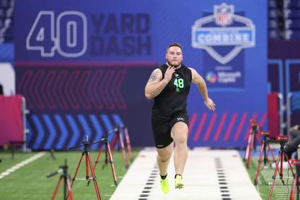 Los Seattle Seahawks seleccionan a un posible reemplazo para Anthony Bradford.